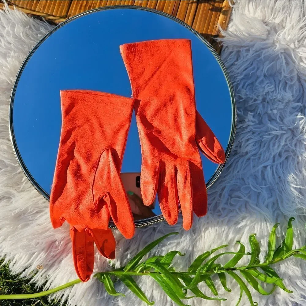 VTG Van Raalte 100% Nylon Stylish Orange Gloves. M/L Fit